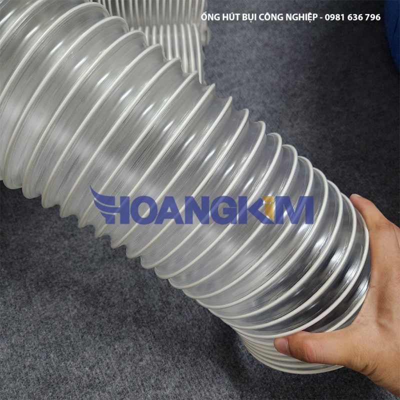 Ống hút bụi có phần nhựa trong suốt giúp nhìn thấy vật dẫn bên trong